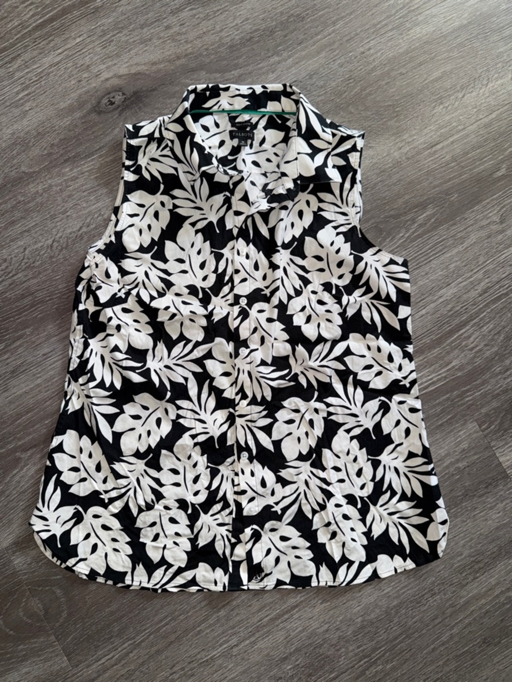 Talbots Black & White Sleeveless Leaf-Print Button-Up Blouse